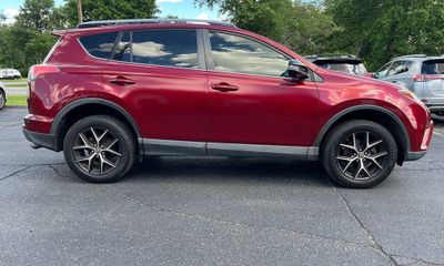 2018 Toyota RAV4 SE