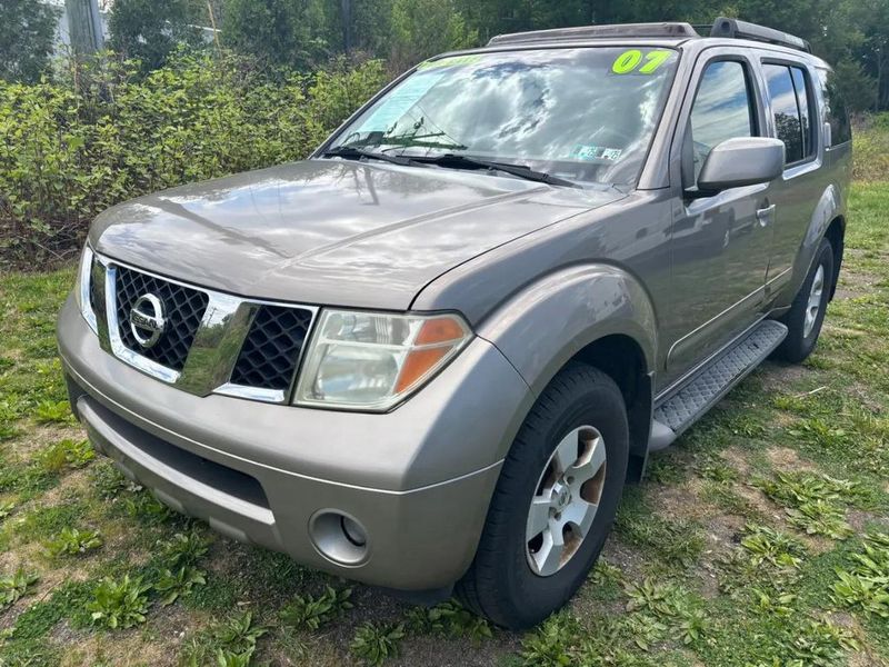 2007 Nissan Pathfinder — a typically priced live listing