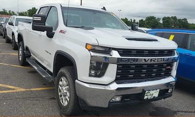 2023 Chevrolet Silverado HD LT