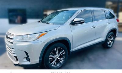 2019 Toyota Highlander LE