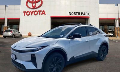 2026 Toyota C-HR SE