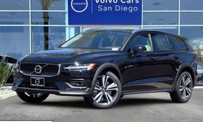 2026 Volvo V60CC Plus