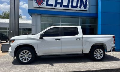 2025 Chevrolet Silverado Custom