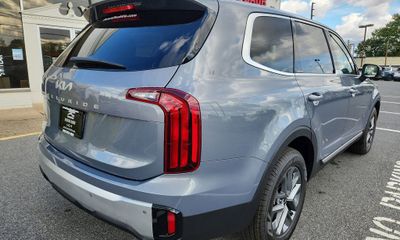 2024 Kia Telluride LX