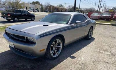 2011 Dodge Challenger Base