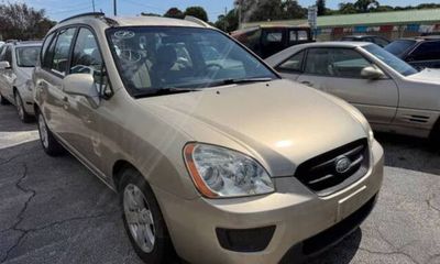 2007 Kia Rondo UN