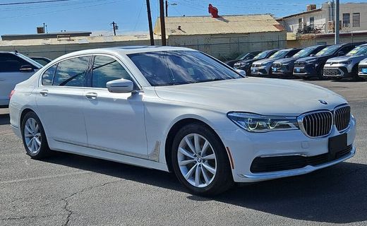 2019 BMW 750i
