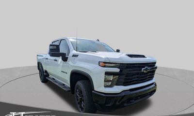 2026 Chevrolet Silverado HD Custom