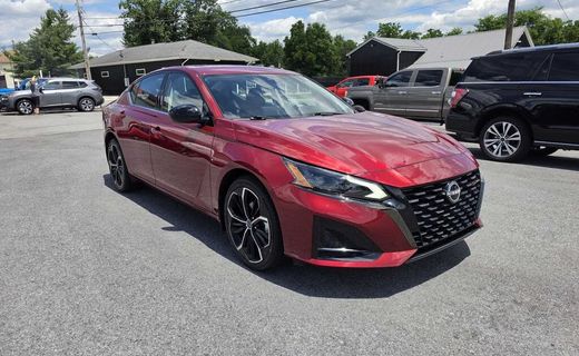 2023 Nissan Altima SR
