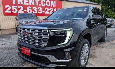 2024 GMC Acadia Denali