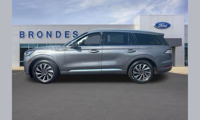 2025 Lincoln Aviator Base