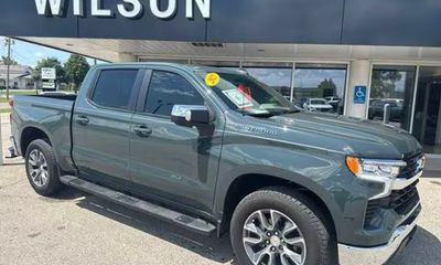 2025 Chevrolet Silverado LT