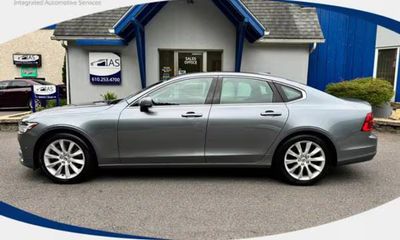 2017 Volvo S90 Momentum