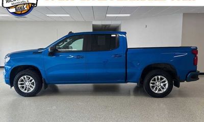 2023 Chevrolet Silverado RST