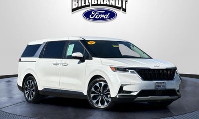 2024 Kia Carnival EX