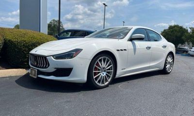 2021 Maserati Ghibli Luxury