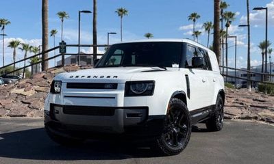 2026 Land Rover Defender 130 Limited Edition