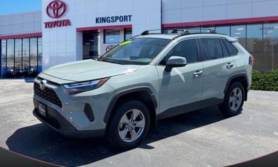2022 Toyota RAV4 XLE