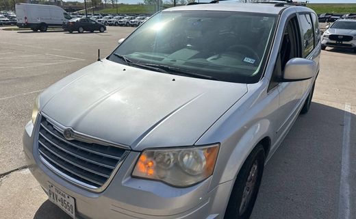 2010 Chrysler Town AND Country RT