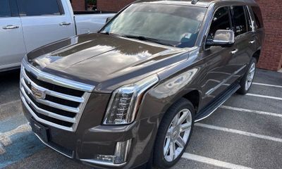 2015 Cadillac Escalade Luxury