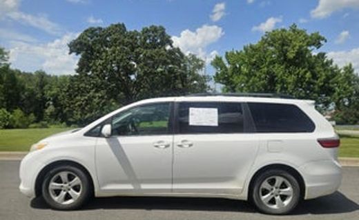 2015 Toyota Sienna LE