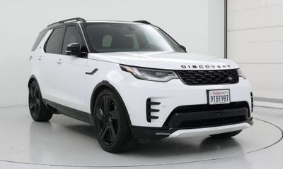 2024 Land Rover Discovery P300 Dyanmic SE