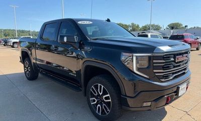 2024 GMC Sierra AT4