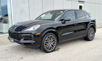 2022 Porsche Cayenne Base