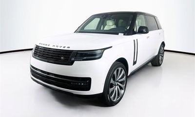 2025 Land Rover Range SE