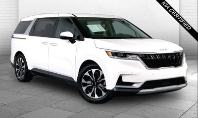 2023 Kia Carnival EX