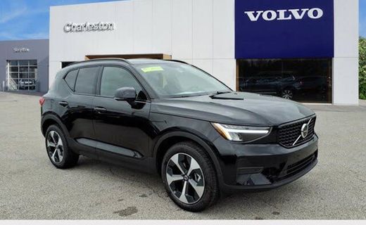 2026 Volvo XC40 Core