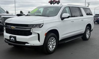 2022 Chevrolet Suburban LS