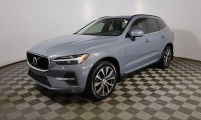 2022 Volvo XC60 Momentum Excl S60