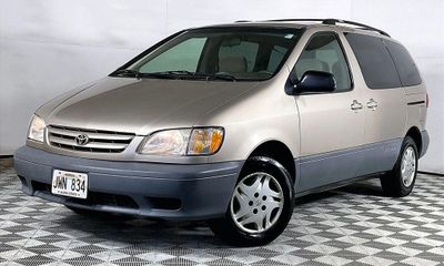 2002 Toyota Sienna CE