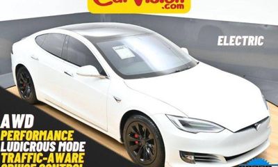 2020 Tesla Model S Performance