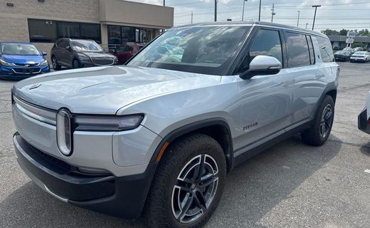 2025 Rivian R1S Adventure