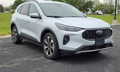 2025 Ford Escape Platinum