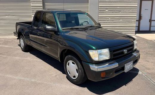2000 Toyota Tacoma Deluxe