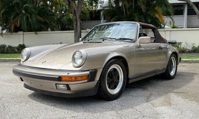 1984 Porsche 911 Carrera Cabriolet
