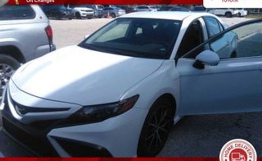 2024 Toyota Camry SE