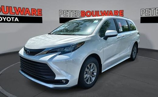 2025 Toyota Sienna XLE