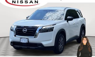 2025 Nissan Pathfinder S