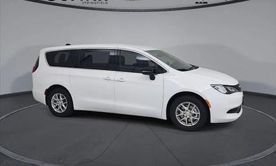 2027 Chrysler Pacifica LX