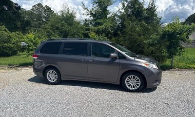2013 Toyota Sienna XLE