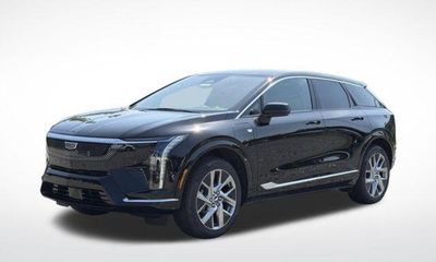 2026 Cadillac Optiq Luxury 2