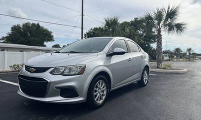 2019 Chevrolet Sonic LT Auto