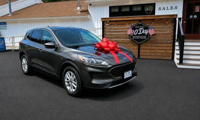 2020 Ford Escape SE