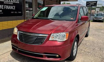 2011 Chrysler Town AND Country Touring