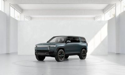 2026 Rivian R1S Premium