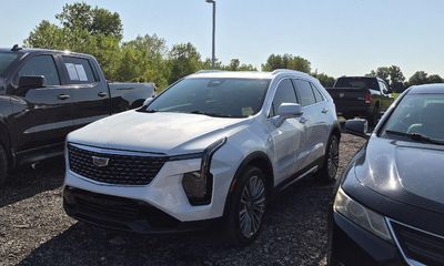 2024 Cadillac XT4 Premium Luxury